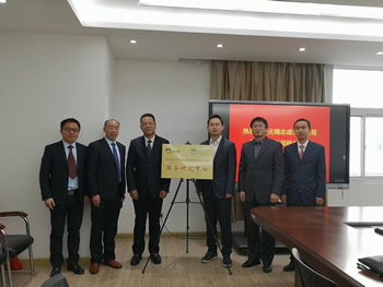 “校企合作   強強聯合  開拓創新  服務社會 ”